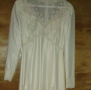 Ivory Long-Sleeved Wedding Dress